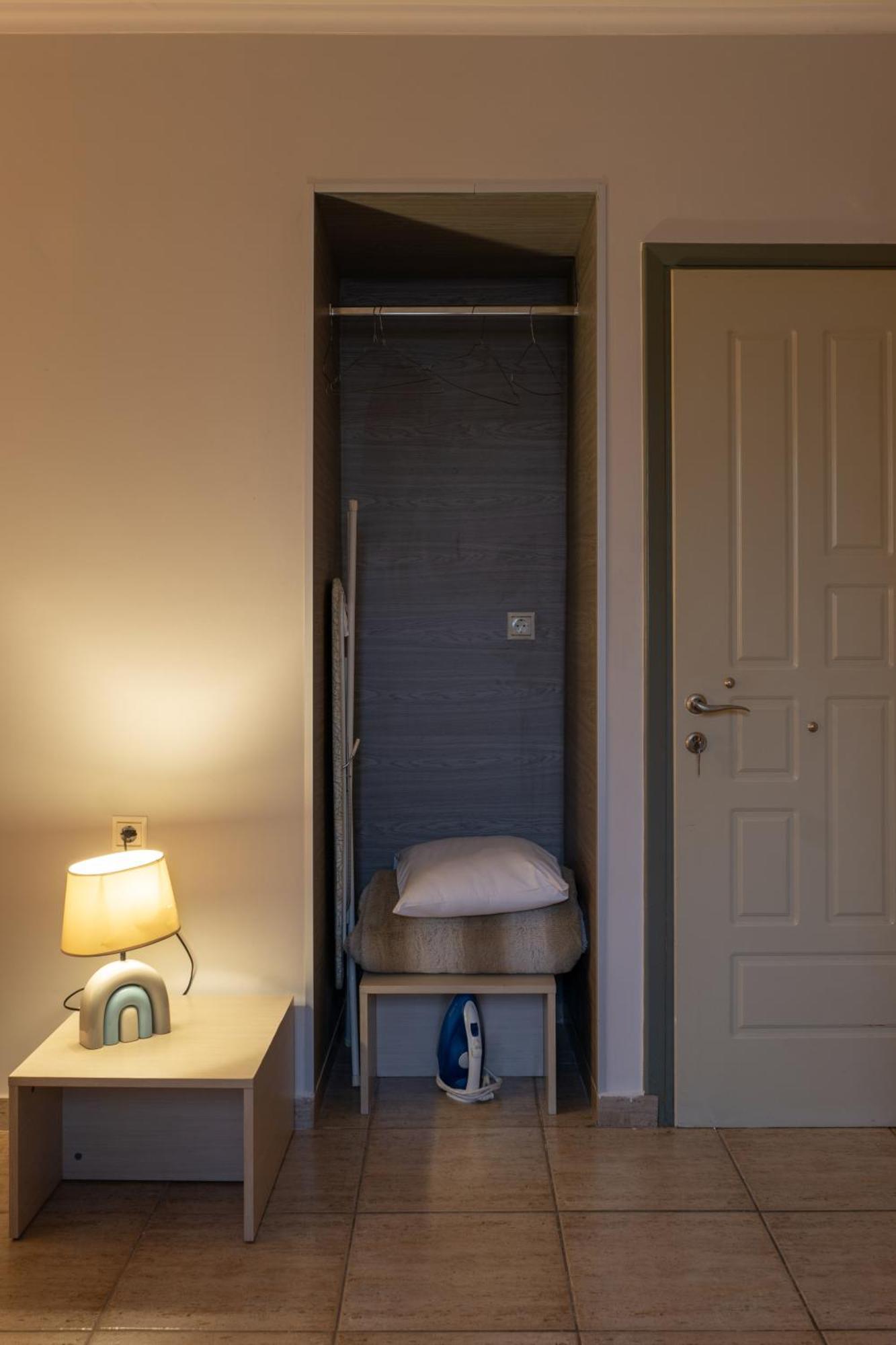 Central Studio - Fully Equiped. Ideal For Couples Patras Luaran gambar